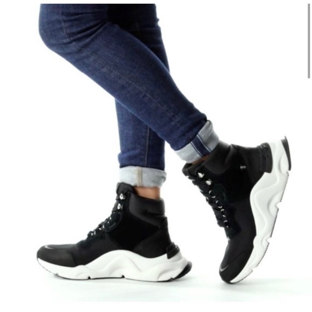 Sorel Kinetic RNEGD Conquest Sneaker Boots Leather High Top Lace Up Booties